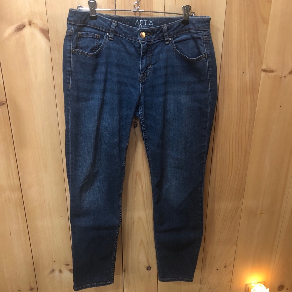 APT.9 Essentials Slim Capri Women Jeans.